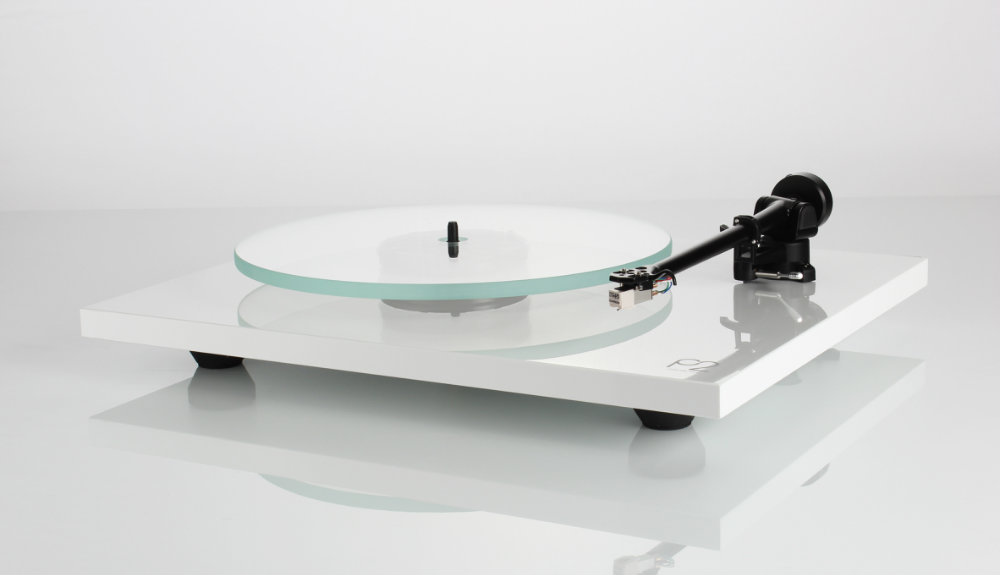 pl2-gallery-white This (stock image) Rega Planar 2 in white has been a store demo table for a little over a year. Original retail $675. It is in excellent condition, comes with Rega Carbon cartridge installed, and full manufacturer warranty which starts with your purchase. $450