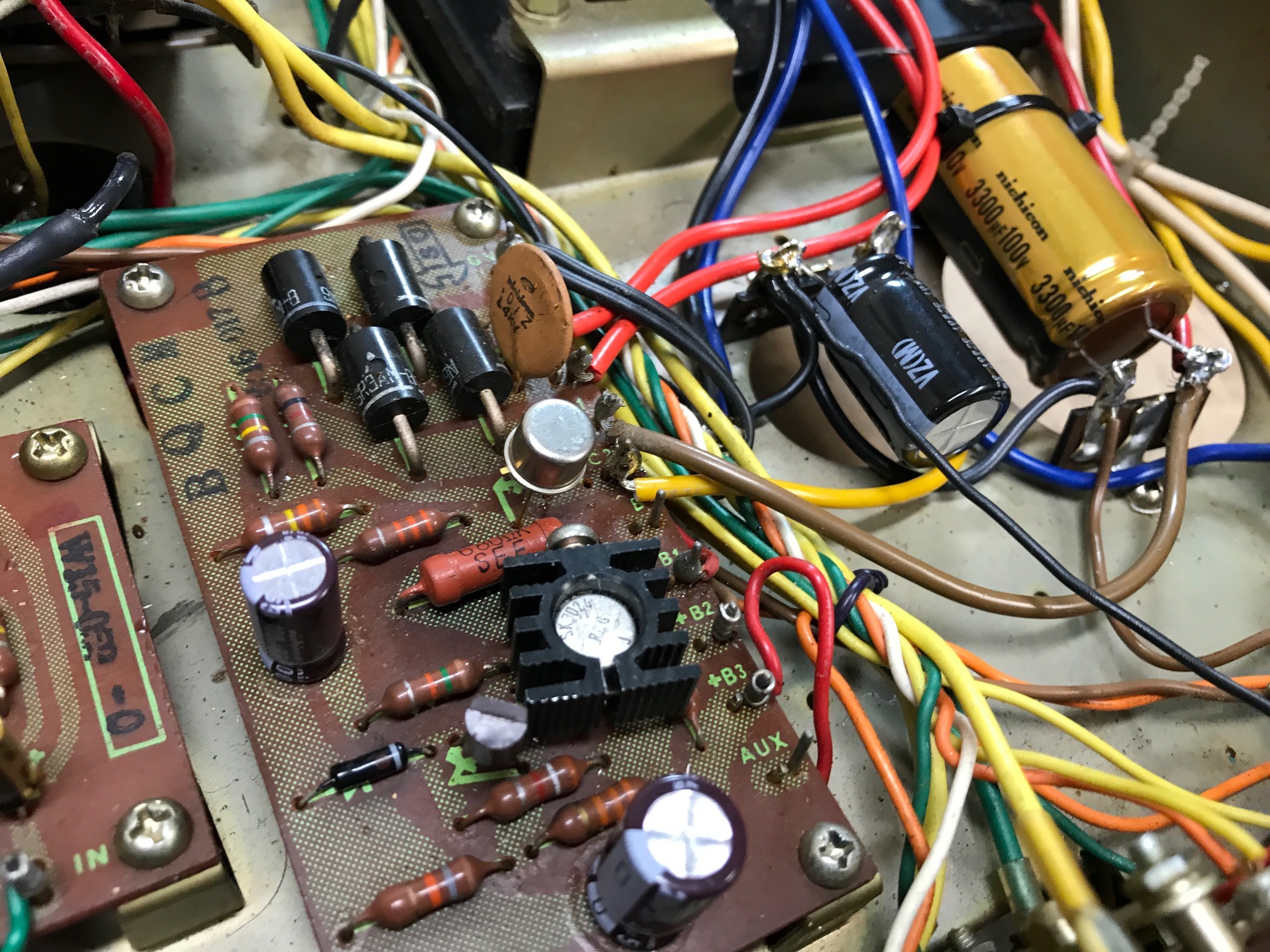 image3 Pioneer SA-900 Integrated Amplifier