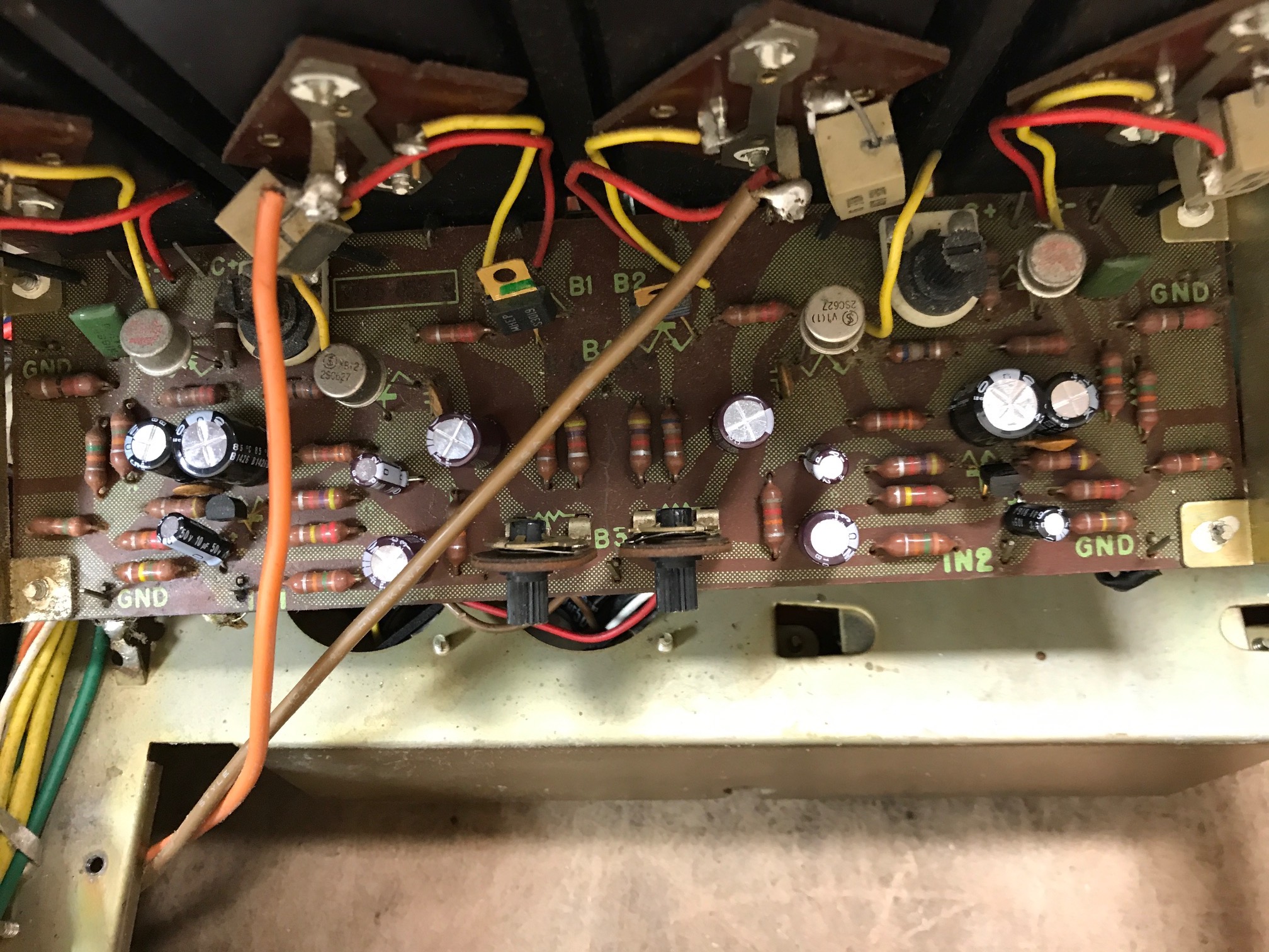 image6 Pioneer SA-900 Integrated Amplifier