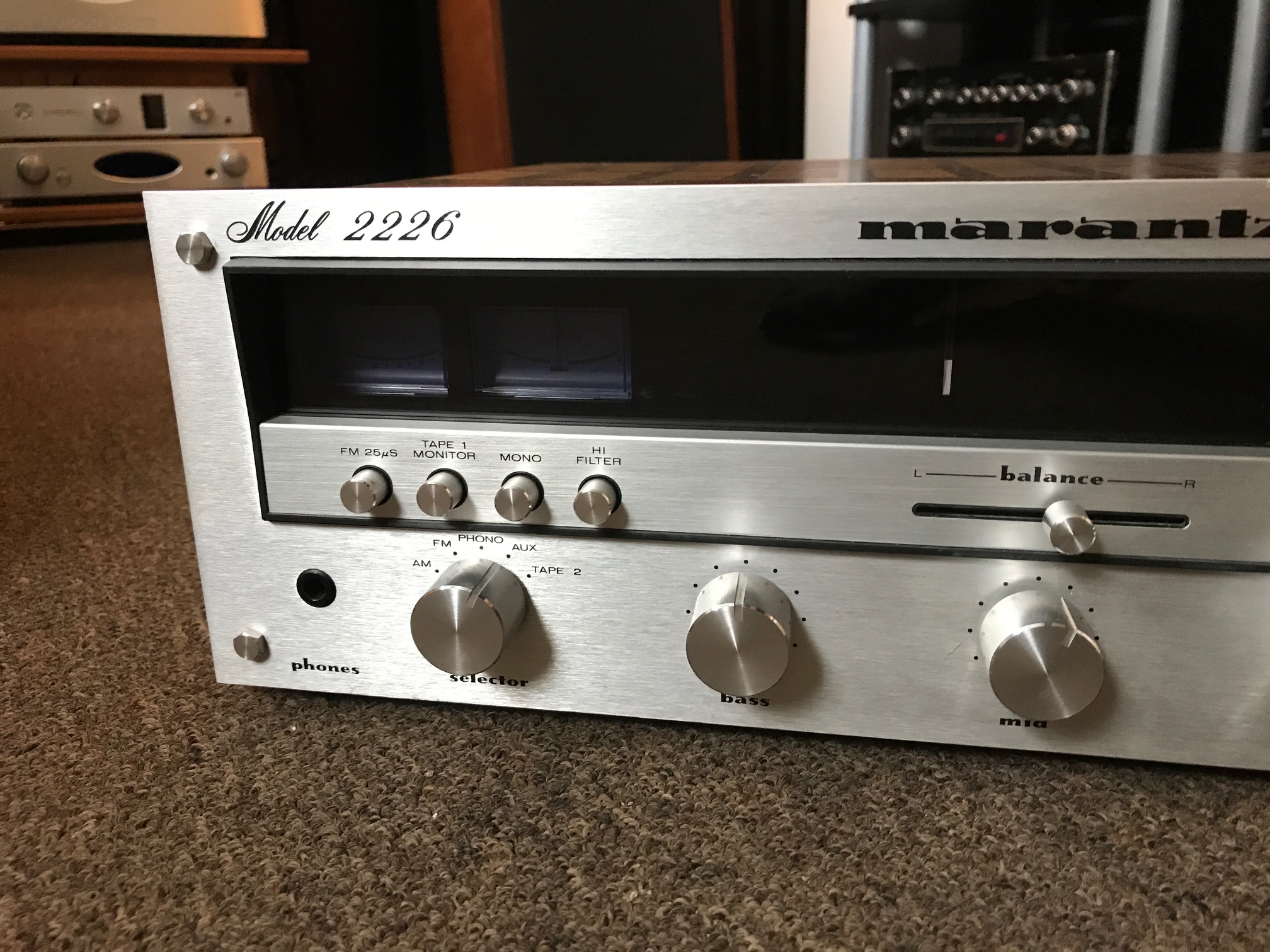 image4 Marantz 2226